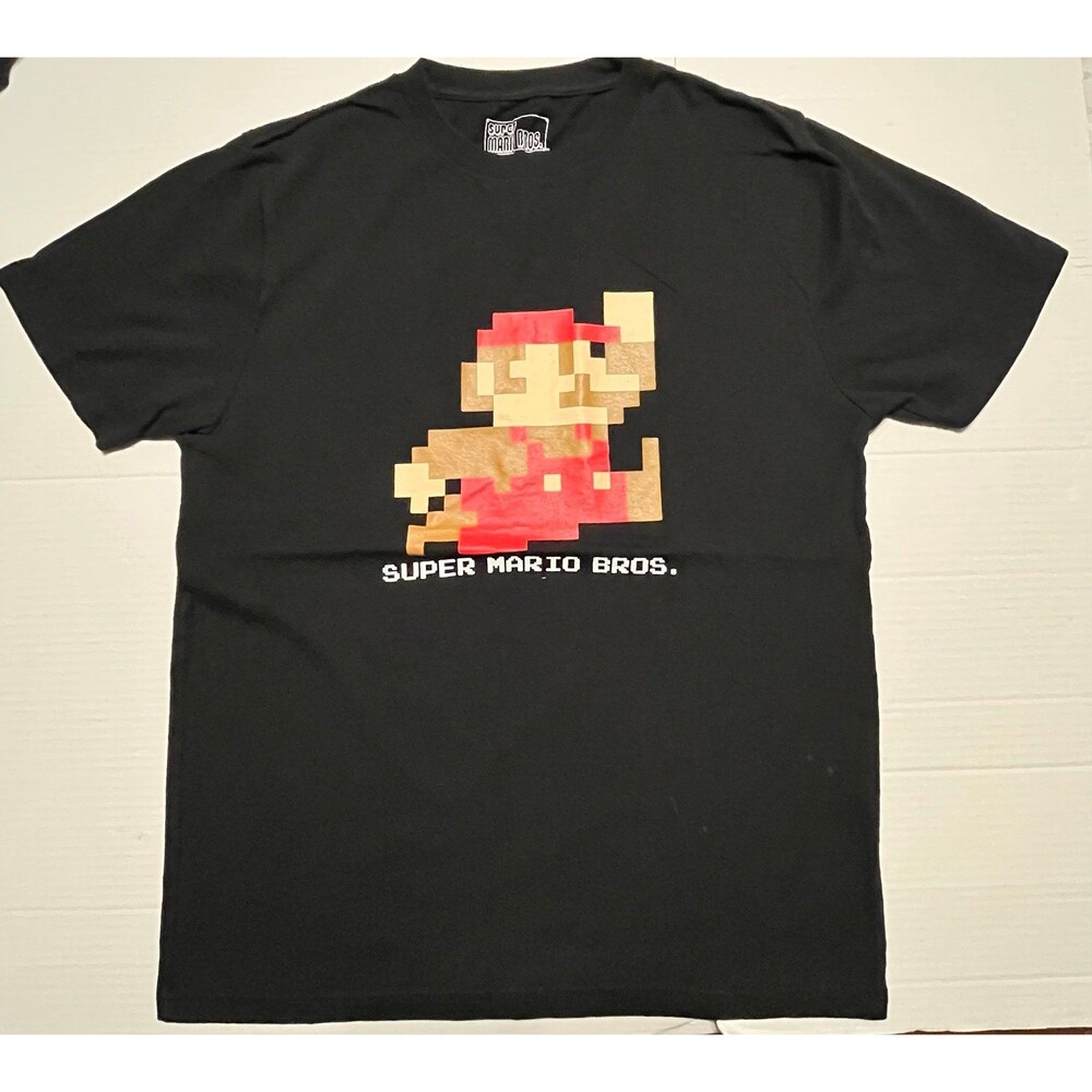 Nintendo Super Mario Bros 8-Bit Pixel Jumping Mario Graphic Tee Japan Bandai L